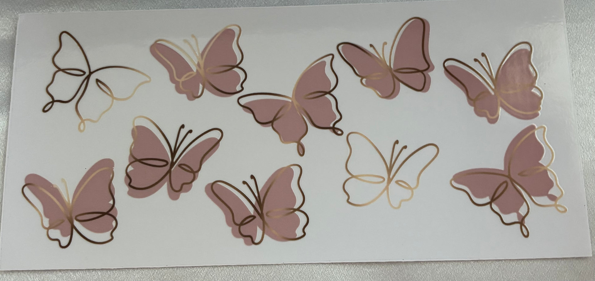 Alt-Rosa Schmetterlinge