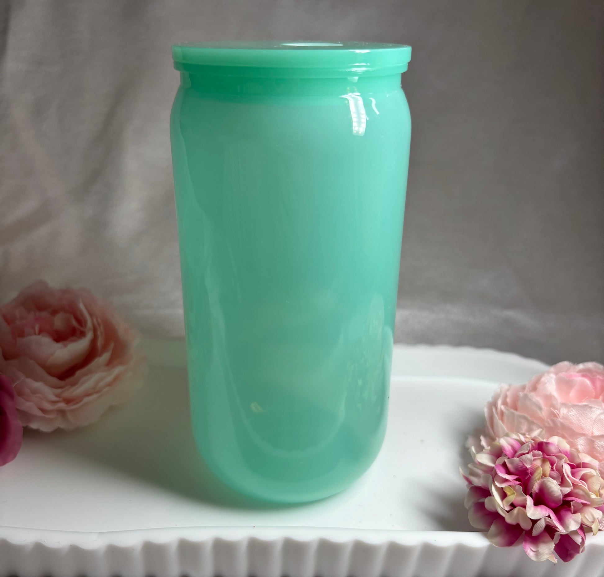 Stylische Becher – auf Wunsch mit kostenlosem Wunsch-Sticker!