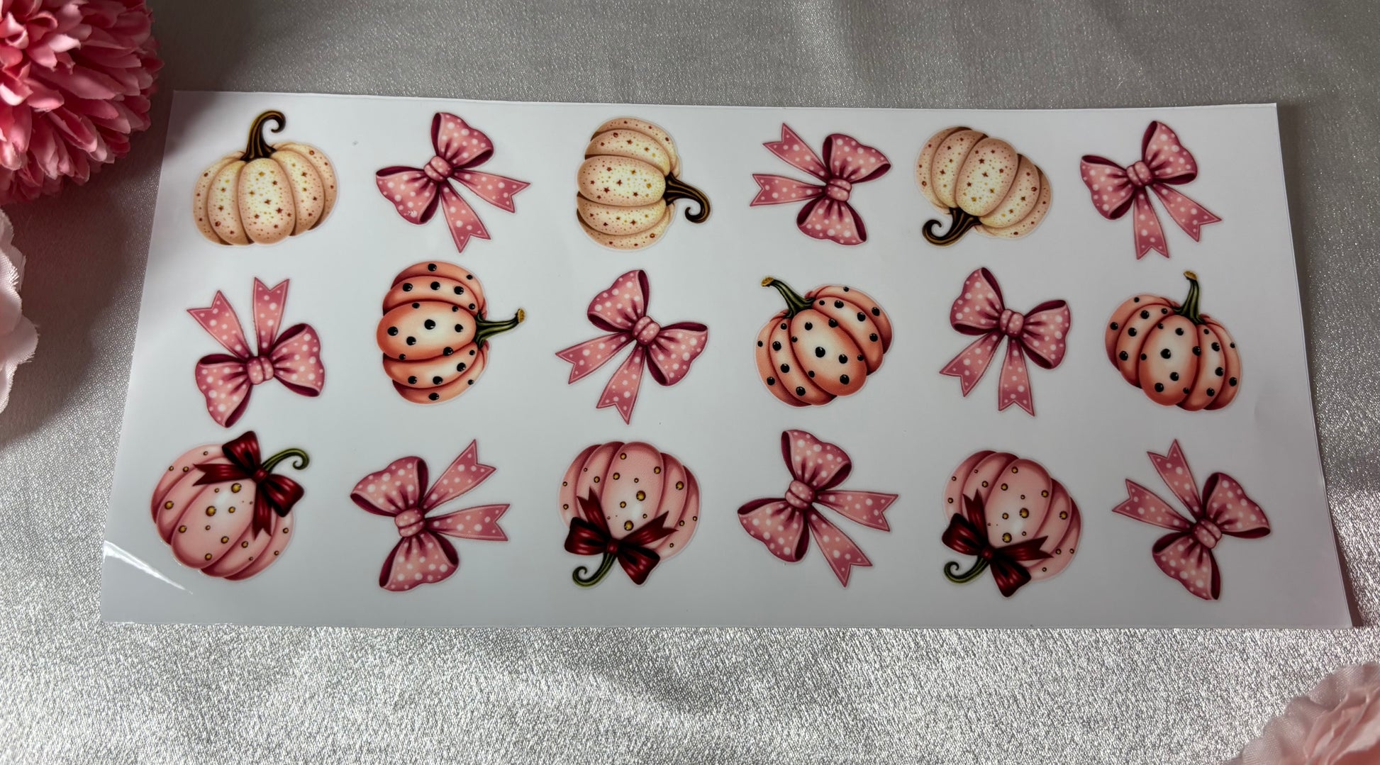 Kürbise mit Schleifen