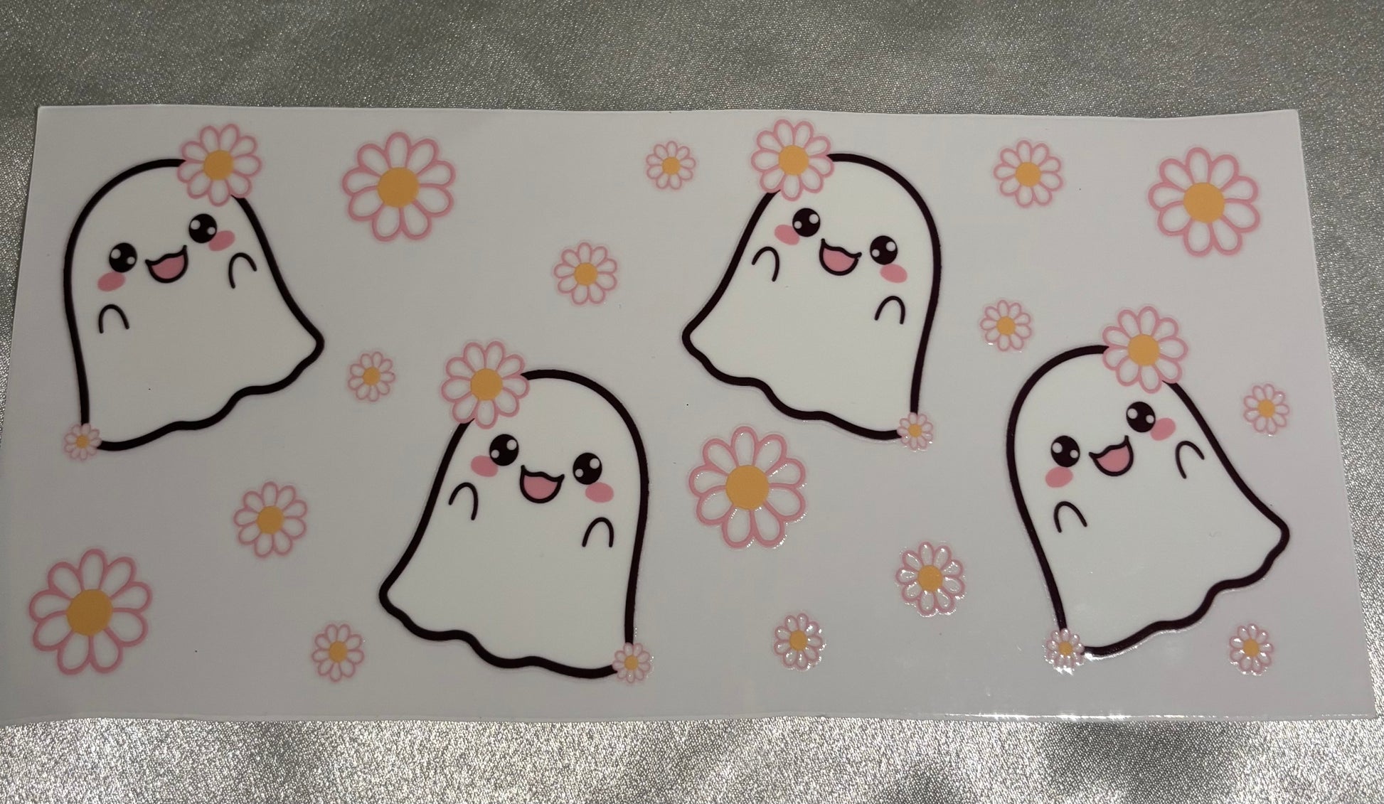 Geister mit Gänseblümchen