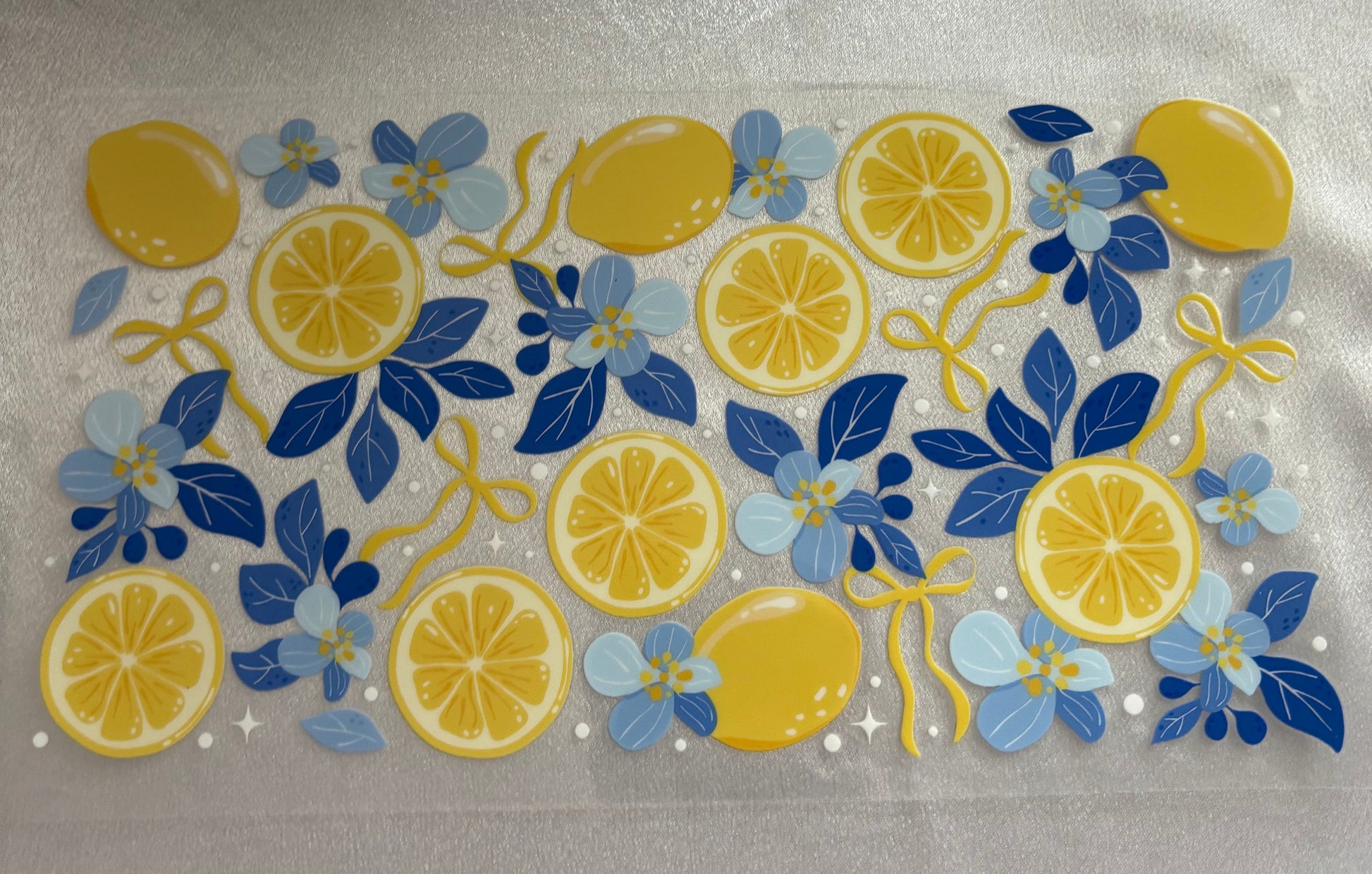 Zitronen mit blauen Muster