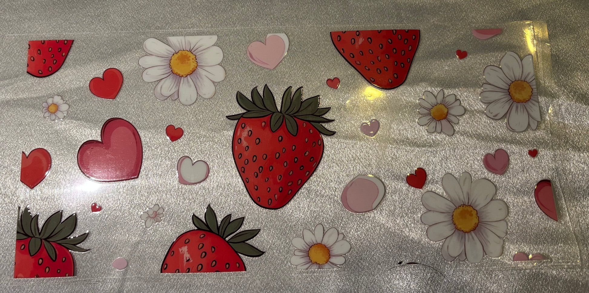 Erdbeeren & Blumen und Herzen